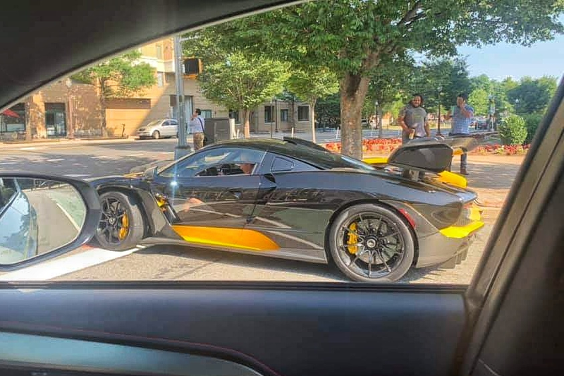 Illustration for article titled Mod Edit: Someone That Looks Like Jeff Bezos (But Probably Isn't) is celebrating his divorce by tooling around DC in his new McLaren Senna